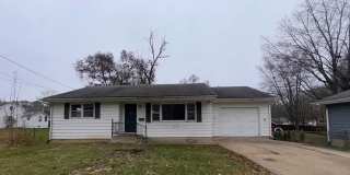 Cozy 2-Bedroom Home with Car Garage in Dixon! Gallery 1