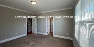 Upscale Three Bedroom in Colonial Green with Garage Upscale Three Bedroom in Colonial Green with Garage Gallery 34