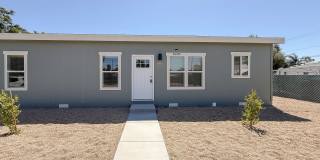 ~ AVAILABLE NOW ~ DUPLEX (RIGHT) Gallery 1