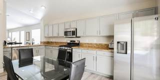 Fully Furnished - Turn Key - Short Term 31days+ - Sleeps up to 7 Gallery 21