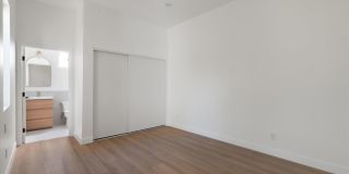 10558 Encino Avenue Gallery 16
