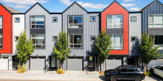 Stunning 3-bedroom, 4-bathroom townhouse! Gallery 1