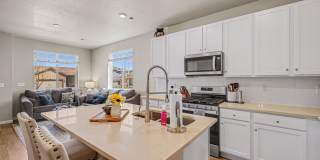 Gorgeous 3 bed 2.5 bath Home Available in Parker! Gallery 8
