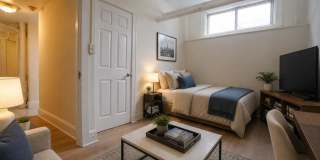 328 Walnut St. Gallery 5