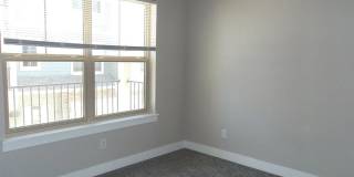 Secure, Stylish & Convenient – 2 Bed Condo in Loveland Gallery 5