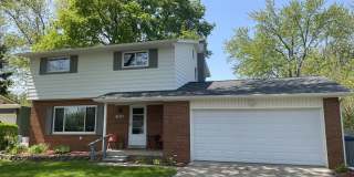 4 bedroom 2 bath home close to everything Gallery 1