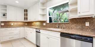 5954 Wilkinson Avenue Gallery 8