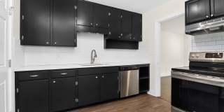 Charming Two Bedroom Duplex in Commonwealth Park! Gallery 6