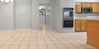 5645 N Tuttle Ave Gallery 9