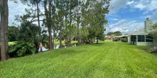 3 Bedroom 2.5 Bathroom Townhome located in Pelican Bay Gallery 54