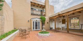 Downtown Fully Furnished Home Available Now! Gallery 1