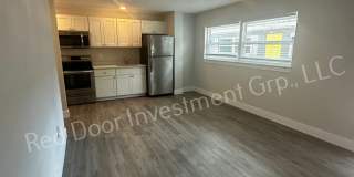 Updated and Upgraded Spacious 1/1 Apartment in the Mills/50 District Gallery 7