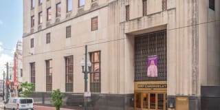 200 Carondelet Gallery 9