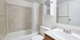 Charming, bright and peaceful condo close to ferries and shopping in Kingston! Charming, bright and peaceful condo close to ferries and shopping in Kingston! Gallery 17