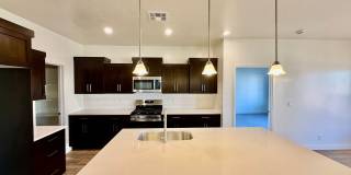 Beautiful 4-BR Home in Sunbrook Community Gallery 10