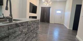 COMING SOON: BEAUTIFUL MODERN 2 BEDROOM / 1 BATHROOM WITH FENCED IN YARD CLOSE TO HOSPITALS IN JOPLIN MO!! Gallery 7