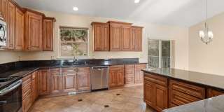 Beautiful Woodridge Home Gallery 15