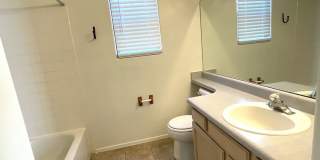 Convenient Eastside location on cul-de-sac Gallery 28