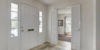 10239 GAINSBOROUGH Road Gallery 3