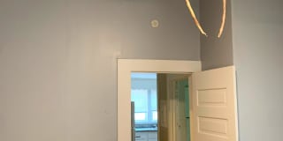 1005 Hampton Street Gallery 5