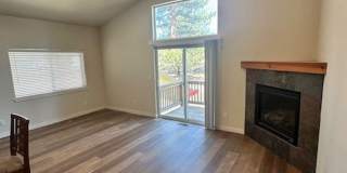Lovely, recently remodeled 3Bd townhouse duplex! Available for viewing now! Call me to inquire today. Gallery 1
