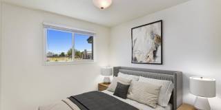 1986 E Palmcroft Drive Gallery 15