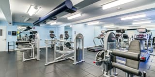 Courtyard at Jefferson Gallery 15