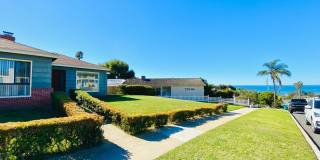 Perfect 2BD/1.5BA Point Loma Home w/ Ocean Views! Available December - $4,395/mo! Gallery 1