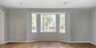 Exceptional Eastside Bungalow Gallery 9