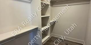 Move-In Bonus!! 3 Bed 2.5 Bath Twin Home in Crescent Hills Gallery 12
