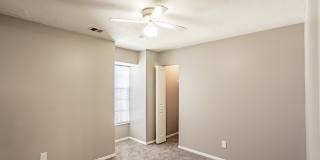 Waldo Plaza Apartments Gallery 16