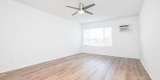 15925 Victory Blvd. Gallery 8