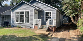 Classic 2 Bedroom Home - Central HVAC! Gallery 1