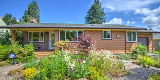 West Olympia 2bd 1 bath Cottage Rambler with Garden Space Gallery 1