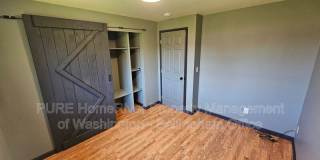 2400 Carpenter Street Gallery 14