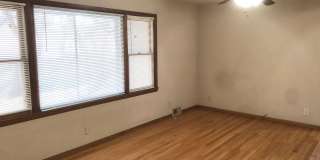 Large Open Concept House! Gallery 7