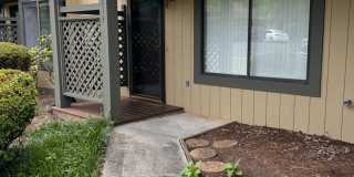 2 Bedroom || 1.5 Bathroom Townhouse Gallery 1
