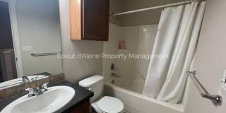3 bed, 2.5 bath townhouse in CDA Place! Gallery 12
