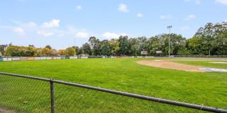 989 Union Street Gallery 49