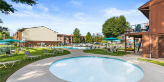 Country Club Apartments Gallery 11