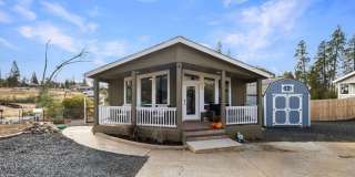 3 Bedroom Single Family Home in Paradise Gallery 1