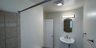 Updated Cottage in Banker's Hill Gallery 12