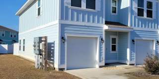 Hathaway Townhomes 3 bedroom 2.5 Bath 1 car garage. End Unit! Gallery 1
