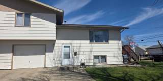 Cute Twinhome is South/Central Bismarck Gallery 1