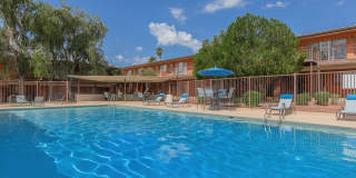 Country Club Apartments Gallery 17