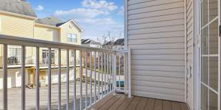 Resort-Style High View Townhome with 2-Car Garage, Private Office & Walkable Hunt Valley Location Gallery 20