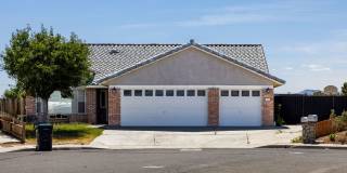 NORTHWEST SOLAR HOME - AVAILABLE NOW!! Gallery 1