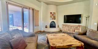 Beautiful Home in an Exclusive Gated Community Gallery 8