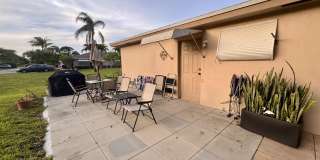 1252 Club Drive W Gallery 22