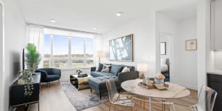 Ivy & Green Gallery 16